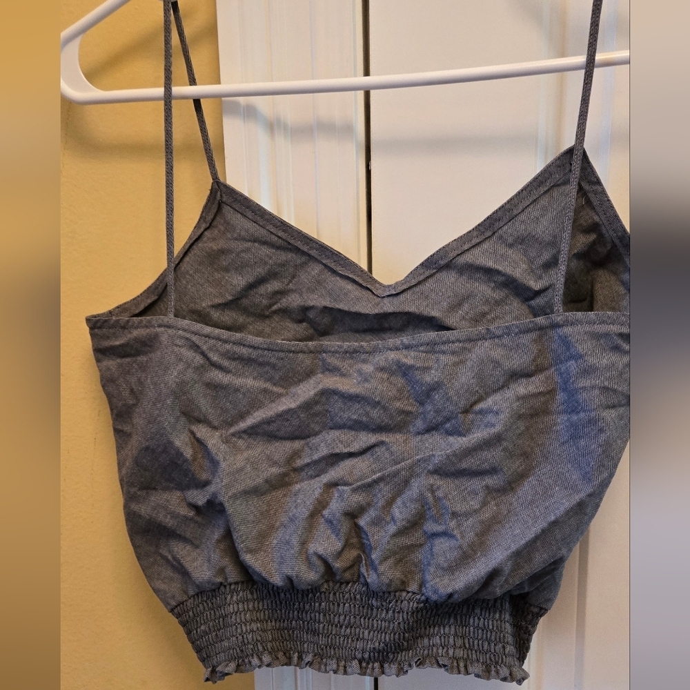 Old Navy Grey Spaghetti Straps Crop Perfect Summer Top Size Small - Picture 3 of 3